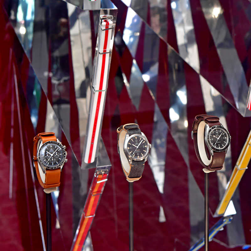 とってもユニークな〈オメガ〉“NATOストラップ”専門店！パリへ行くなら